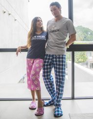 JPA0150 pijama parejas ME DICEN DORMILÓN(A) - ella capri, él pantalón