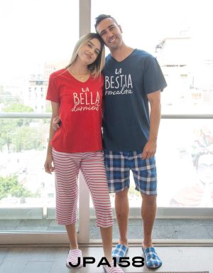 JPA0158 pijama para parejas - LA BELLA DURMIENTE / LA BESTIA RONCADORA - ella capri él bermuda